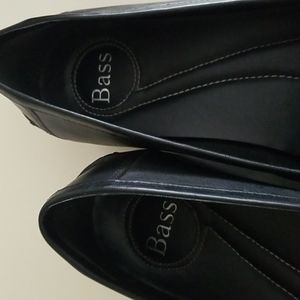 Bass black leather loafers